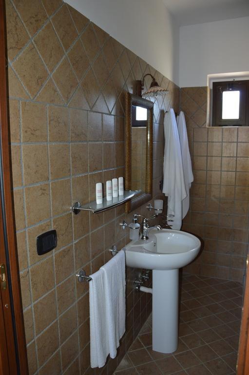 Agriturismo Donna Beatrice Bianco Phòng bức ảnh
